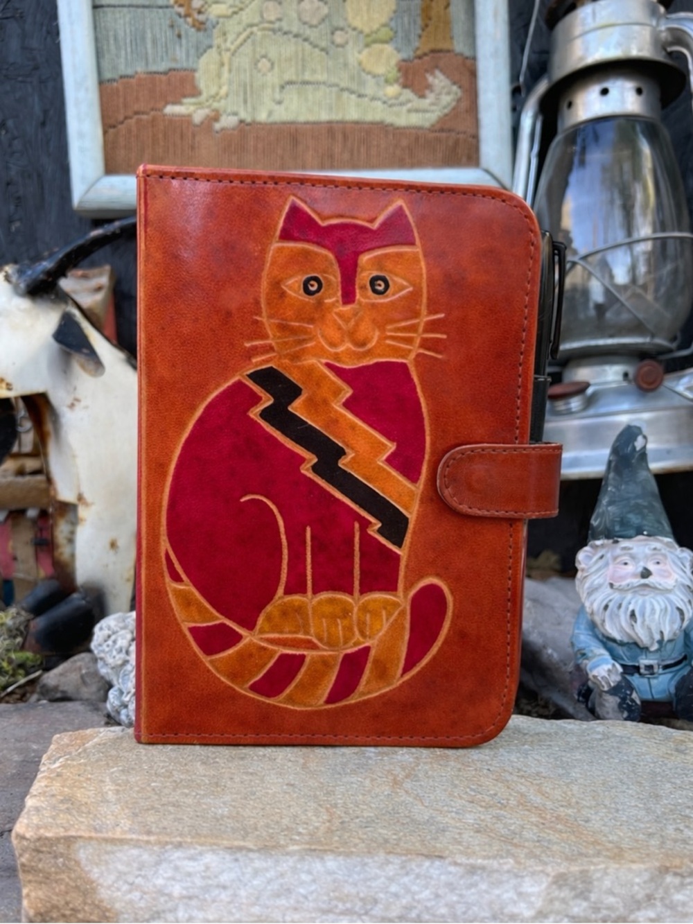 Vintage Leather Cat 6 Ring Binder/Planner.